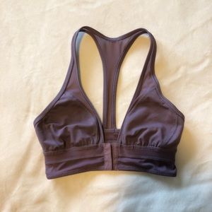 Lululemon seek the heat front close